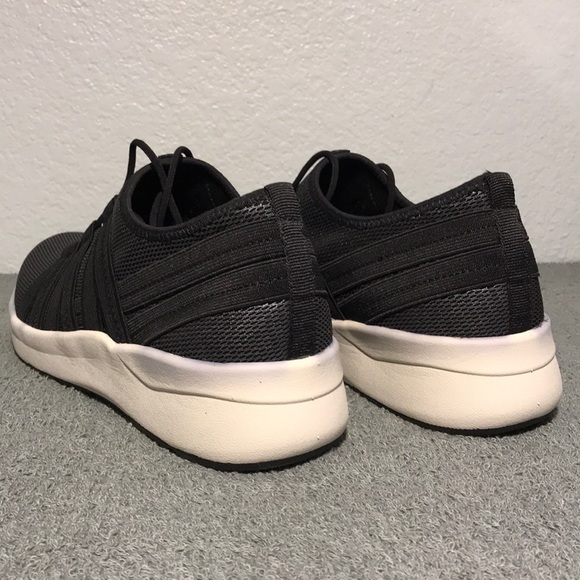 Easy Spirit Illuma Lace-Up Walking Sneakers Pewter - Picture 6 of 8